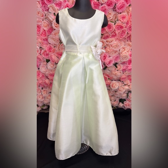Little Girls Mint Shantung Fabric Size 8 Dress # MBK314 - Picture 1 of 8